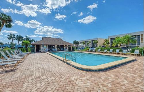 Long term rental minimum 3 months located at the IMG Golf Course Feb 2026, Bradenton