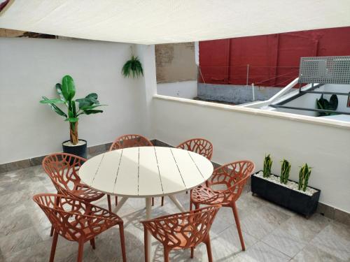 Three-Bedroom Apartment room in Travel Habitat Ruzafa Green House Terrace
