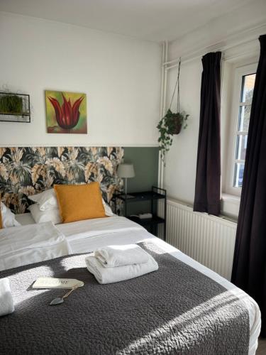 Double Room image 10