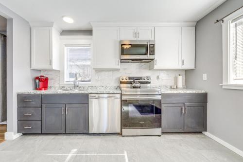 1/2 Mi to Dtwn & Harbor Park: Home w/ Large Yard! in Rockland (ME)