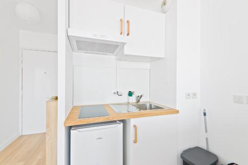 кухня, Studio Orly 15 min I Balcon, cuisine, Wi-Fi rapide in Віженью-сюр-Сен