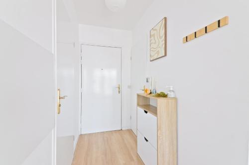 Studio Orly 15 min I Balcon, cuisine, Wi-Fi rapide in Віженью-сюр-Сен