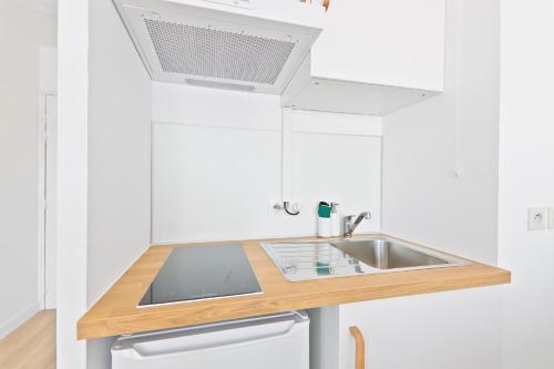 кухня, Studio Orly 15 min I Balcon, cuisine, Wi-Fi rapide in Віженью-сюр-Сен