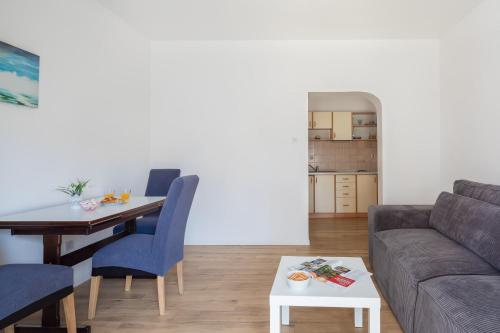 One-Bedroom Apartment with Balcony image 6