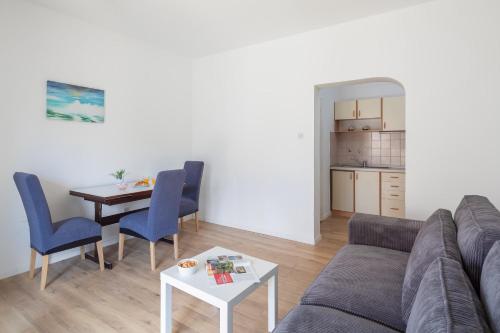 One-Bedroom Apartment with Balcony image 7