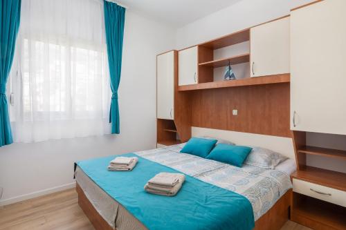 One-Bedroom Apartment with Balcony image 8