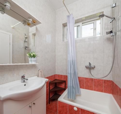 One-Bedroom Apartment with Balcony image 10
