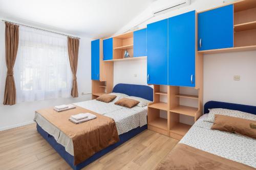 One-Bedroom Apartment - Sea Side image 2