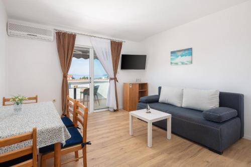 One-Bedroom Apartment - Sea Side image 6