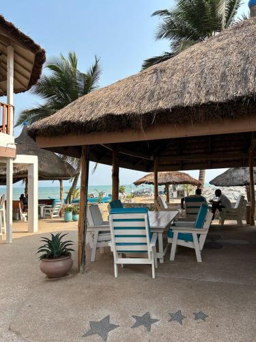 Oasis beach resort in Кейп Коуст