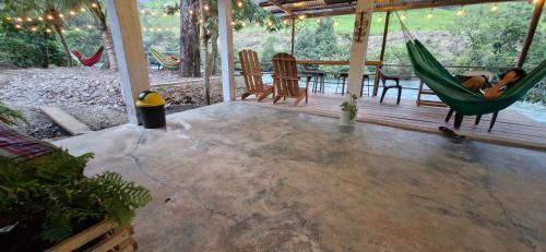 Yaxlik River Lodge in Lanquin