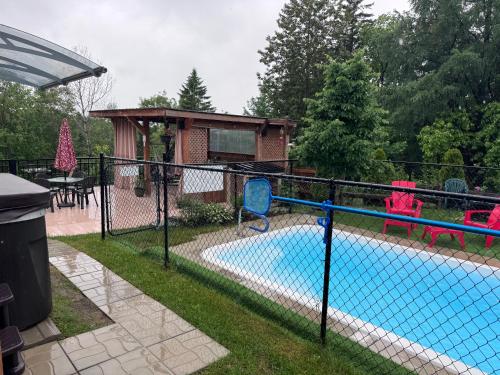 สระว่ายน้ำ, Le Loft Riverstone CITQ 3O1849 in เซนต์-ฟอย (QC)