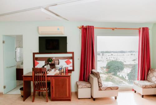 room detail thumbnail 1