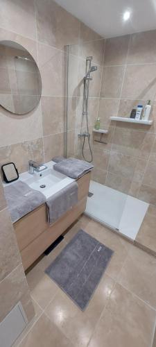 Terrasses de la Corniche, 2p 65m2 spacieux, terrasses mer & montagne, piscine et parking privé, Nicea (zdjęcie 9)