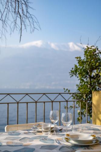 Il Glicine sul Lago - Wisteria on the lake 5