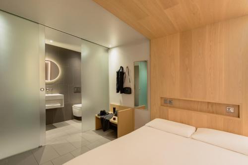 Zedwell Piccadilly - image 4