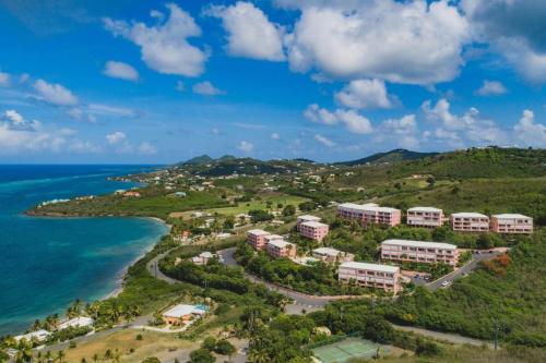 East End Oasis - Hidden Gem 3BR-2BA Ocean Views in Teagues Bay