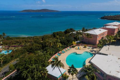 East End Oasis - Hidden Gem 3BR-2BA Ocean Views in Teagues Bay