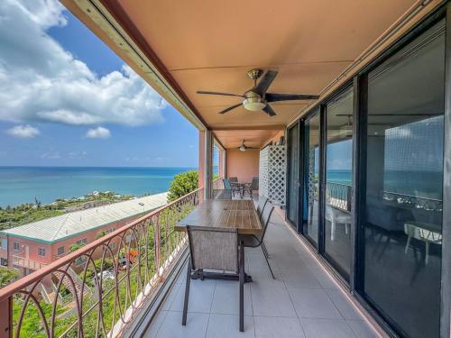 East End Oasis - Hidden Gem 3BR-2BA Ocean Views in Teagues Bay