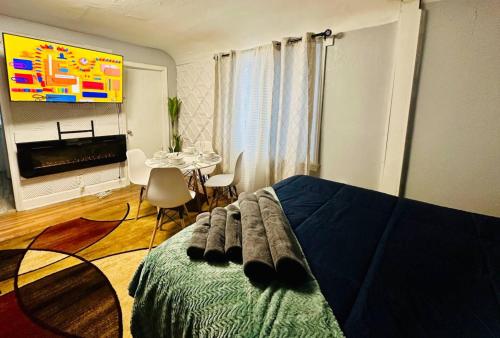 Renovated Master Suite near Buffalo Zoo