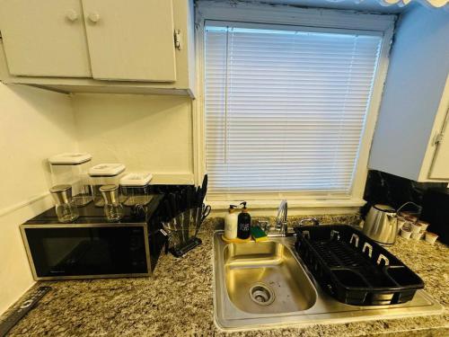 Refurbished 3 Bed, 2 Bath Apt - Near Park and Falls near Darwin Martin-ház