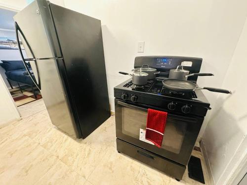 Refurbished 3 Bed, 2 Bath Apt - Near Park and Falls near Darwin Martin-ház