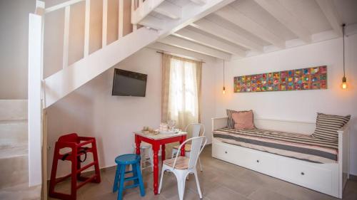 Chic & Modern Apartments with swim access, Halki (photo 5)
