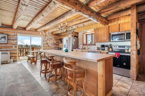 Amazing 3200Sq ft Upgrade Log Cbn GameRoom HotTub in Tarryall Mountain