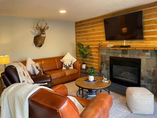 Cozy Mountain Cabin W Hot Tub Breathtaking Views in Блу ривър