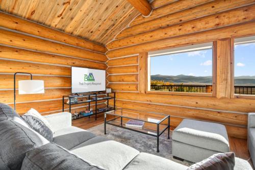 Sweet MTN Cabin 2bedroom 2bath picturesque views in Блу ривър