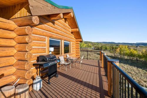 Sweet MTN Cabin 2bedroom 2bath picturesque views in Блу ривър