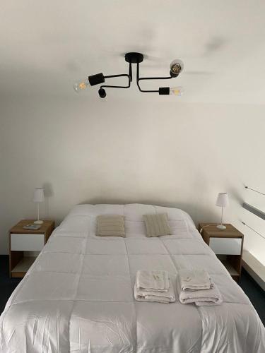 One-Bedroom Apartment image 1
