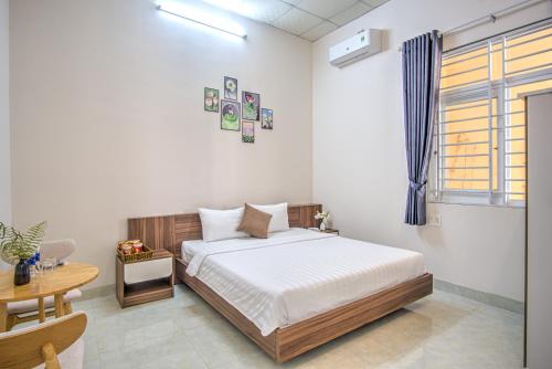 Superior King Room image 6