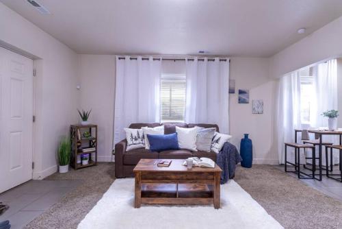 Cozy Relaxing Retreat Near Downtown SLC
