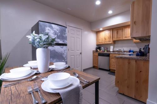 Cozy Relaxing Retreat Near Downtown SLC