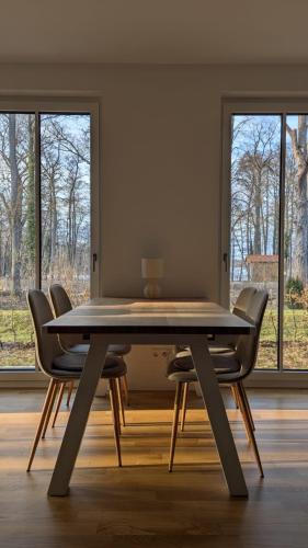 Modernes voll möbliertes Apartment am See mit Garten, nahe BER (Modernes voll mobliertes Apartment am See mit Garten, nahe BER) in 貝斯滕塞