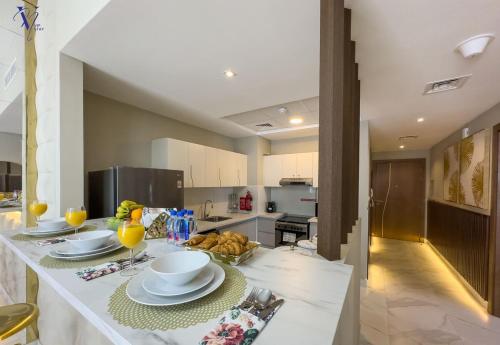 Luxurious 2-Bedroom Haven - image 14
