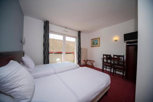 2 twin beds