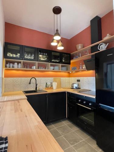 La Solane - Grande maison sous les pins in Six Fours Les Plages City Center