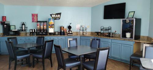 Travelodge by Wyndham Ruidoso - main image