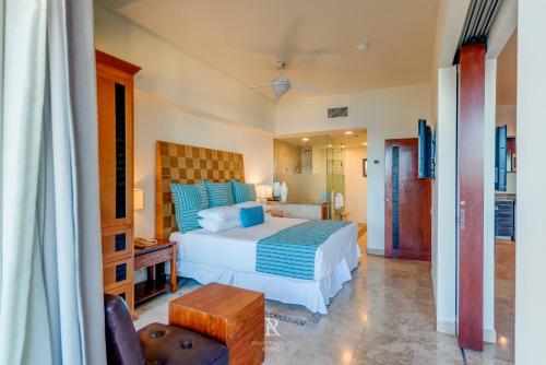 Bayview Two Bedroom Executive Suite - Corazon Cabo in Cabo San Lucas, Mexico
