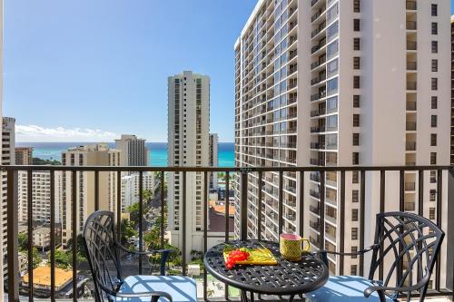 Stunning Ocean Views, Near Waikiki Beach with Parking