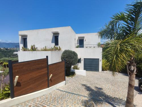 VILLA MODERNE PISCINE JACUZZi in La Plana