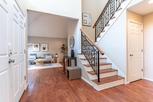 Spacious & Serene 6-Br Family Retreat in Kirkland in เคิร์กแลนด์ (WA)