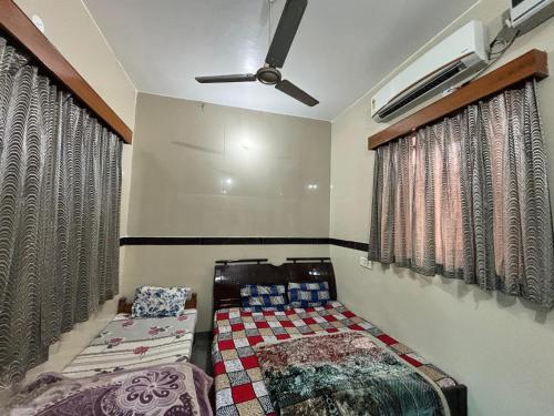 Budget Double Room image 6