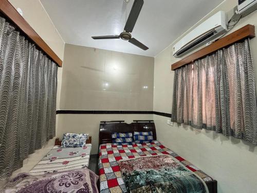 Budget Double Room image 8