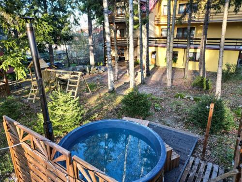Garten, Willa Pawel z balia i jacuzzi in Karpacz