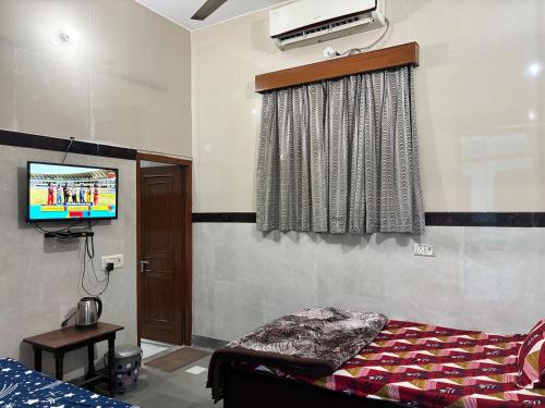 Budget Single Room image 8
