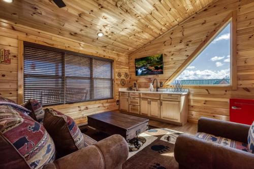 Cozy Cub Cabin - image 3