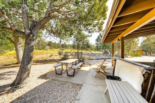 Peaceful Strawberry Cabin Fire Pit and Hot Tub